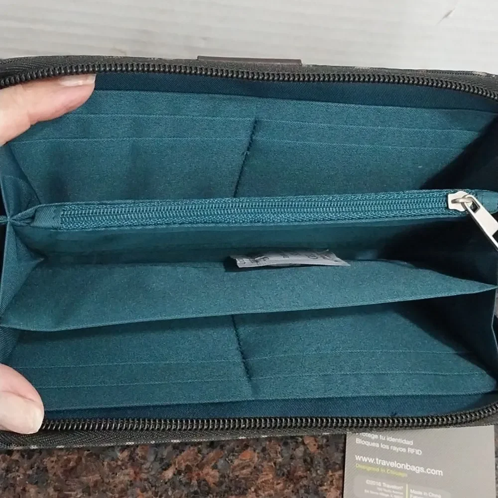 Travelon Black and Gray Floral Wristlet